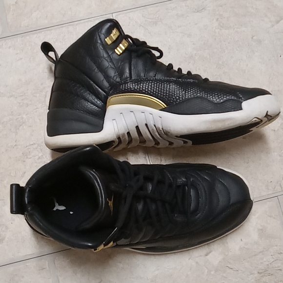 Women’s Jordan 12 Retro “Black Metallic Gold White”- size (9.5) - Picture 3 of 7
